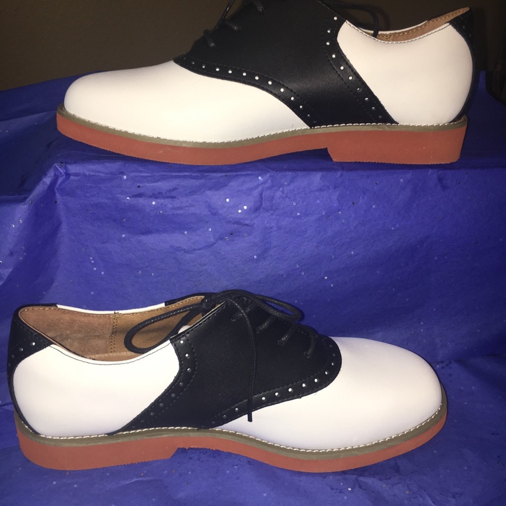 Shoes - Picture 2 of 4